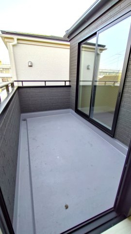 東大阪市大蓮北　新築戸建のバルコニー