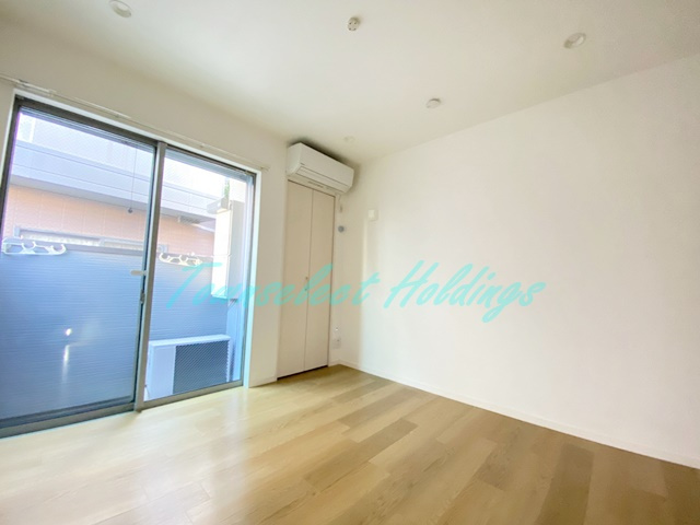 茅ヶ崎市松浪１丁目のアパートの居間・リビング