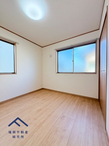 小郡市寺福童　戸建ての洋室