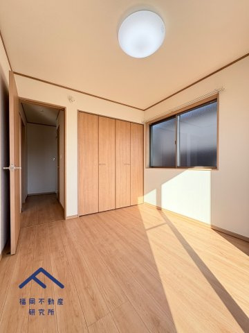 小郡市寺福童　戸建ての洋室