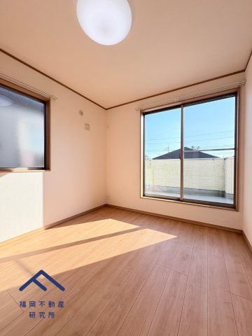 小郡市寺福童　戸建ての洋室