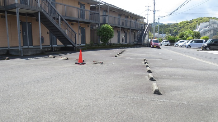 【駐車場】