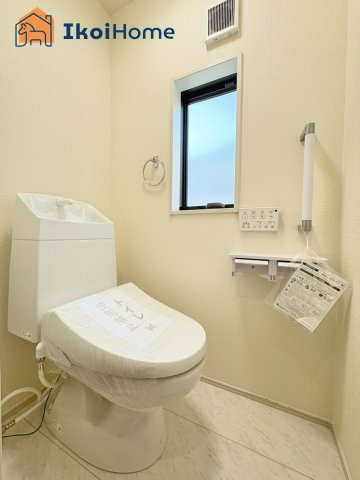 神戸市西区糀台1丁目　1号棟　新築戸建のトイレ|【ホームページに現地動画掲載中】●年中無休：当日予約可●ウォシュレット・暖房便座脱臭機能付きトイレ