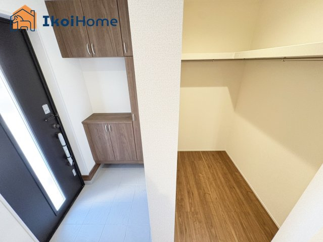 神戸市西区糀台1丁目　1号棟　新築戸建の収納|【ホームページに現地動画掲載中】●年中無休：当日予約可●玄関横に大容量のウォークインクローゼットが！