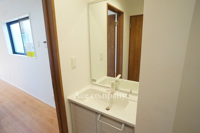 【独立洗面台】 | 東大阪市岩田町4丁目 | ワイドミラーの洗面台です☆