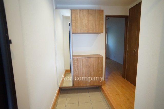 【玄関】 | 東大阪市岩田町4丁目 | ミラー付きのシューズボックス完備です♪