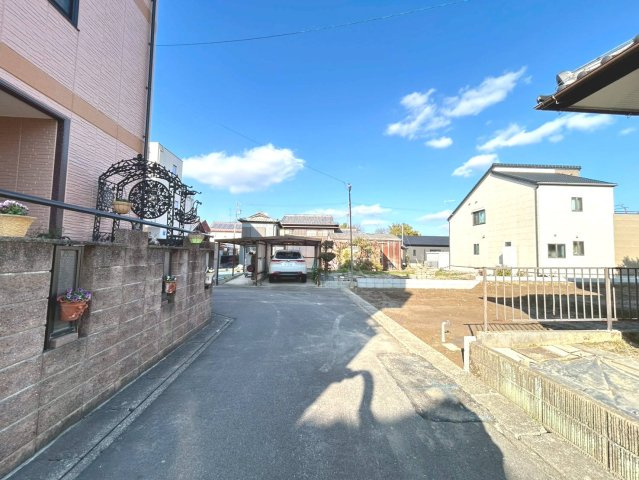 ファーストタウン　一宮市千秋町佐野第1　全1区画分譲の前面道路含む現地写真|「現地（2025年12月22日）撮影」　
■前面道路　
■ヤマダ不動産　株式会社リライフ