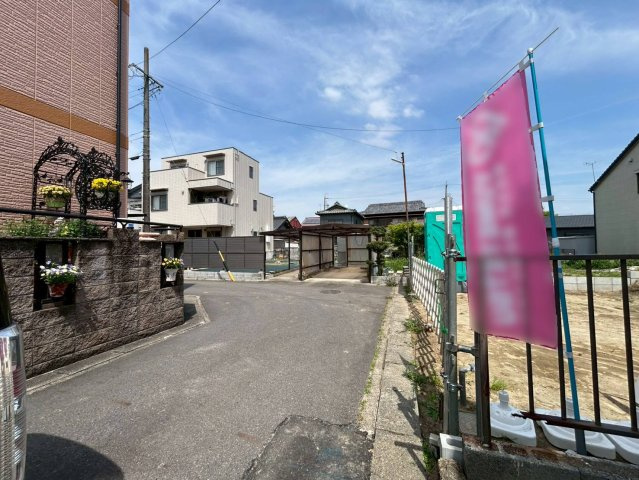 ファーストタウン　一宮市第1千秋町佐野　全1区画分譲の前面道路含む現地写真|「現地（2026年3月13日）撮影」
■前面道路　
■ヤマダ不動産　株式会社リライフ