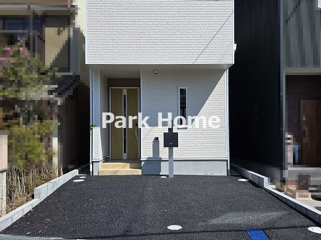 高知市中秦泉寺　新築戸建ての駐車場|＊軽自動車含む2台可能