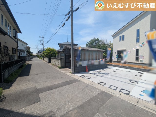 Livele Garden.S　鴻巣鎌塚の前面道路含む現地写真|充分な広さの前面道路
間口が広くお車の出し入れも問題なく行えるスペースが確保されています♪