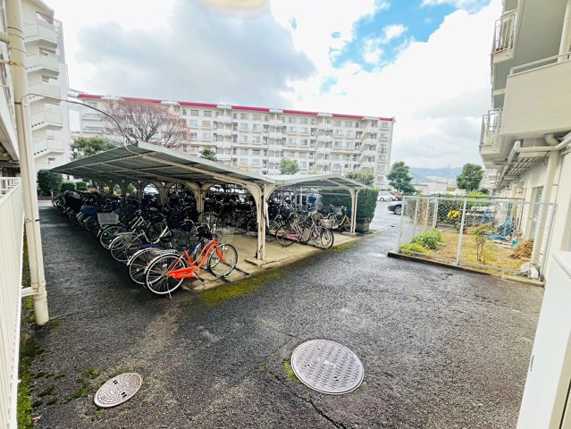 イトーピア向日マンションC棟　オーナーチェンジの外観