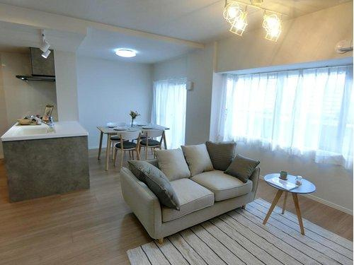 レールシティ幸西の居間・リビング