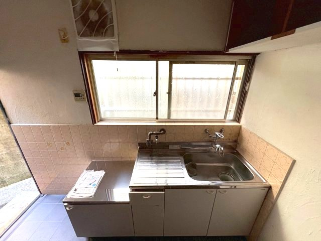 若松町戸建のキッチン