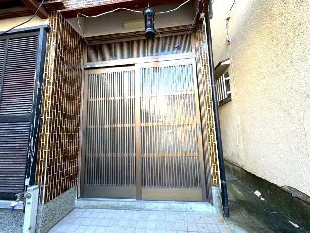 若松町戸建のエントランス