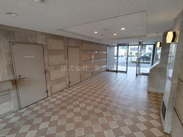 【ロビー】 | コンフォート若葉ポルカ | 開放感のあるロビー