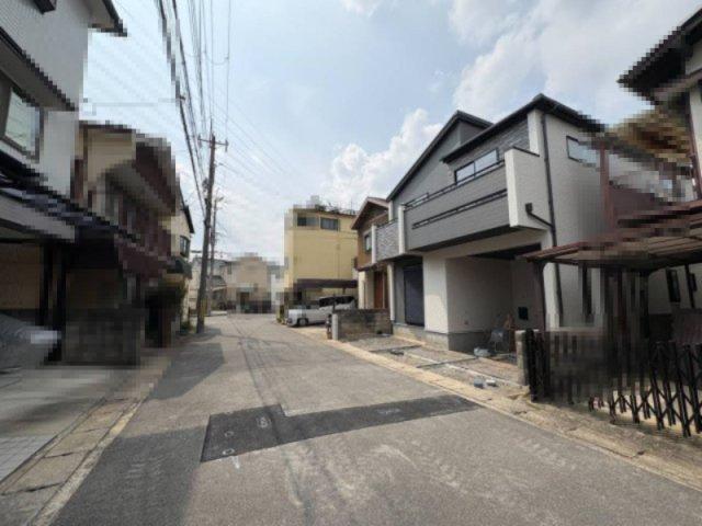 【価格改定】乙訓郡大山崎町下植野二階下の前面道路含む現地写真|周辺はゆったりとした区画です。