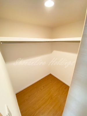 【収納】 | リブリ・chigasaki | 洋服多い方にもおすすめウォークインクローゼット♪