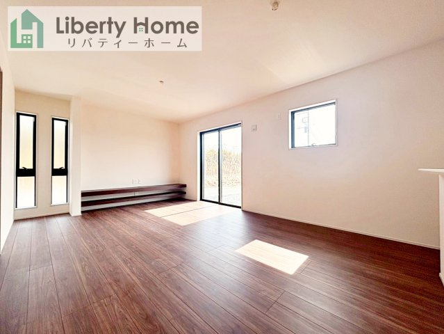 ひたちなか市船窪第３　新築戸建の前面道路含む現地写真