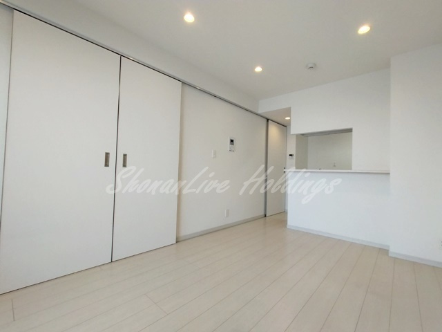 茅ヶ崎市南湖２丁目の賃貸マンションの寝室|収納もたくさん4帖の洋室♪