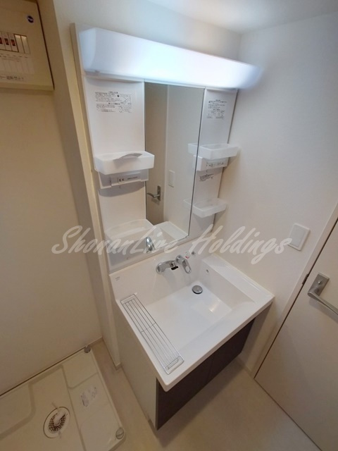 茅ヶ崎市南湖２丁目の賃貸マンションの洗面所|掃除のしやすい洗髪洗面台です♪