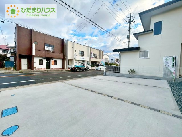 富田大徳南第3　新築戸建　2号棟の駐車場|マイホームなら駐車場代がかかりません。しかも、自宅の駐車場で洗車ができます！今までコイン洗車に行っていた手間も省けて、節約にもつながります(^^♪