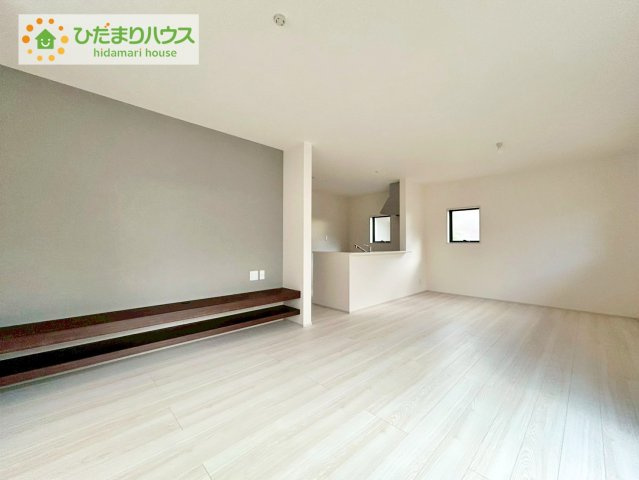 富田大徳南第3　新築戸建　2号棟の居間・リビング|大型テレビに大型ソファー(^^)どんなインテリアにするか考えただけでわくわくしますね！