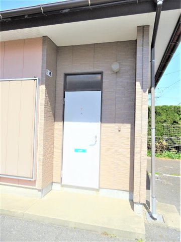 ハイツ衣鳩の玄関|玄関戸