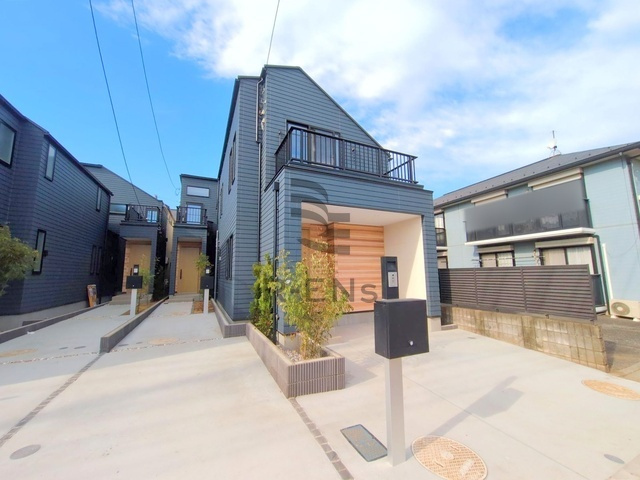 【外観】 | 練馬区東大泉６丁目　新築戸建て　１号棟 | 都会的でスタイリッシュ、品の良さを感じさせるシックな佇まい