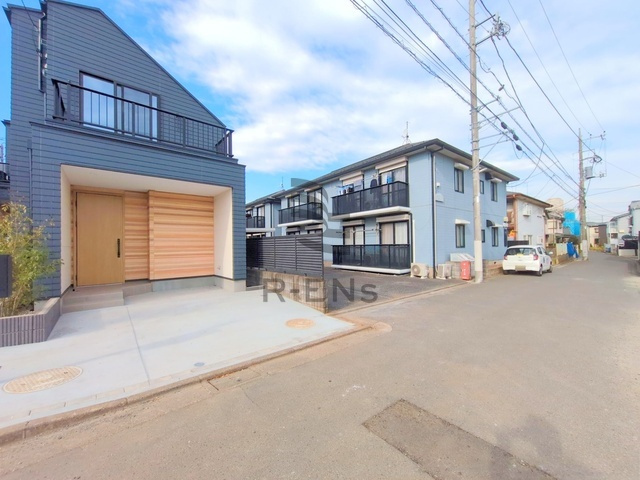 【前面道路含む現地写真】 | 練馬区東大泉６丁目　新築戸建て　１号棟 | 見通しもよく、落ち着いた住宅街でゆったり過ごせます