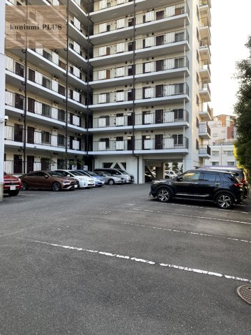 日商岩井野江マンションの駐車場