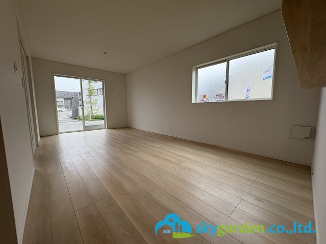 藤沢市片瀬第14　新築戸建　全3棟1号棟の居間・リビング