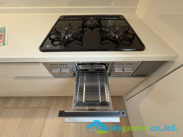 藤沢市片瀬第14　新築戸建　全3棟1号棟のキッチン|ガスコンロ・グリル