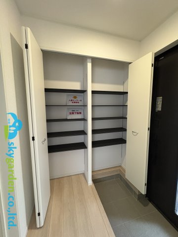 藤沢市片瀬第14　新築戸建　全3棟1号棟の収納|シューズボックス　収容量豊富です