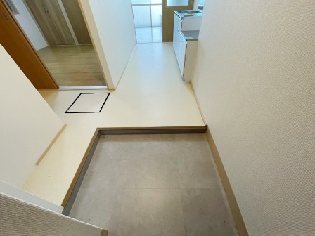 人見フェリスハイツの玄関