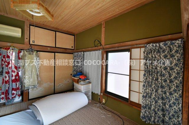 南アルプス市上市之瀬の中古一戸建の和室|2階東側和室