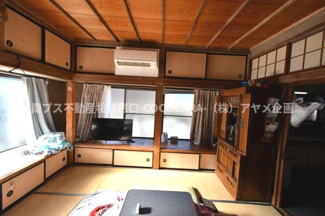 南アルプス市上市之瀬の中古一戸建の和室|1階西側和室（東側から撮影）