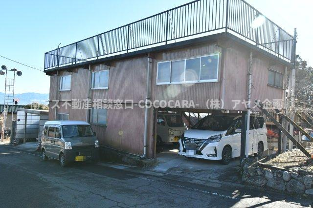 南アルプス市上市之瀬の中古一戸建の駐車場|駐車場兼2階倉庫（屋上あり）