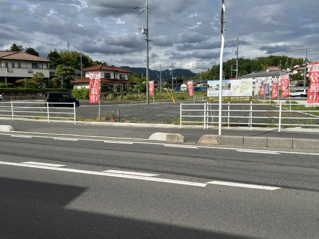 津山市大田売土地57.06坪の前面道路含む現地写真