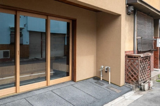 二条駅の事業用貸家の外観