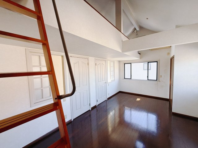 【中古戸建】前橋市上新田町の洋室|■2階洋室｜2階各居室には収納をご用意しています♪常にお部屋を綺麗に保てます！小さなお子様も自然とお片付けができるようになるのでうれしいですよね！