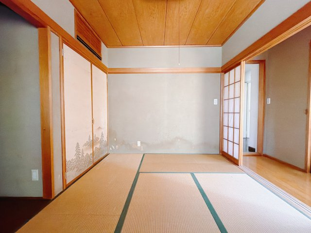 【中古戸建】前橋市上新田町の和室|■1階和室｜和室を書斎にしたり、冬にはコタツを敷いて家族みんなで年越しをするのもいいですね。家族みんなのお気に入りの空間になります♪