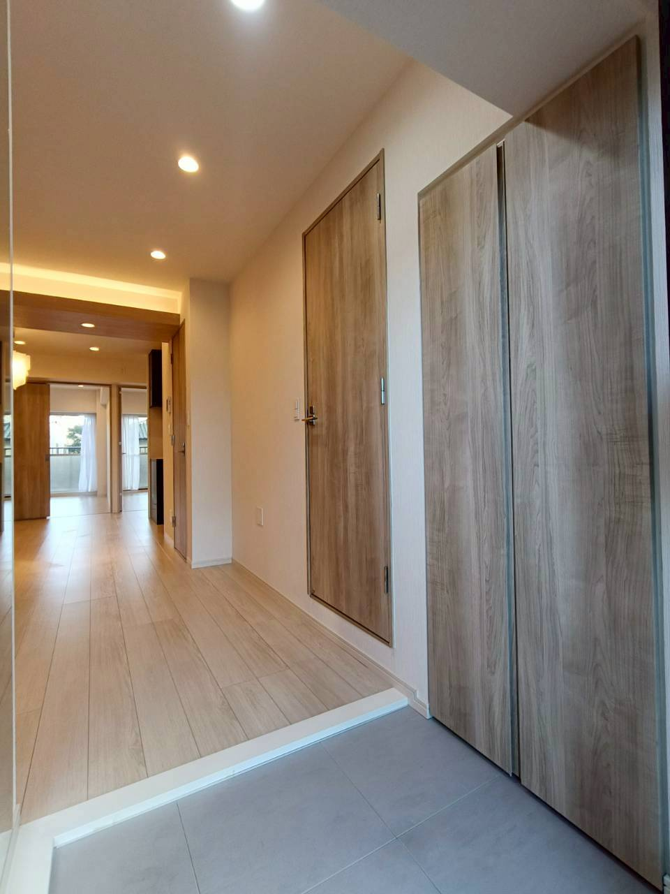 グレースハイツ　三郷の玄関|シンプルで使いやすい玄関です