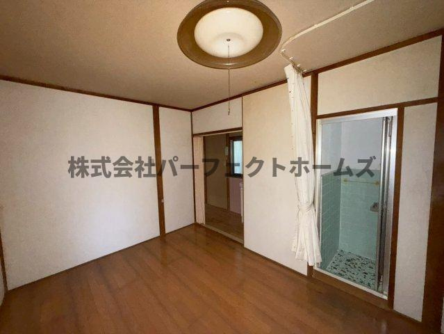 私部7丁目戸建　賃貸の居間・リビング