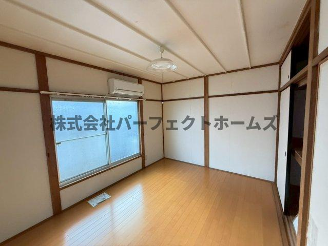 私部7丁目戸建　賃貸の洋室|広々とした洋室です