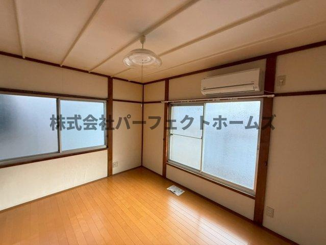 私部7丁目戸建　賃貸の洋室|ゆったりした洋室です
