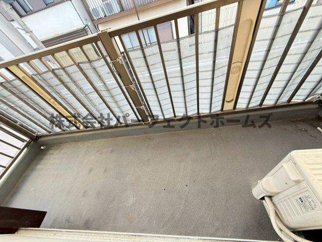 私部7丁目戸建　賃貸のバルコニー|落ち着いた時間を過ごせるバルコニーです