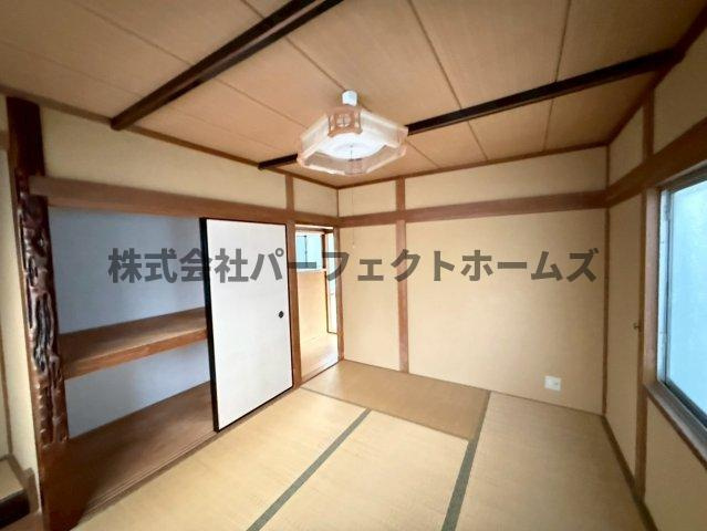 私部7丁目戸建　賃貸の和室|明るい和室です