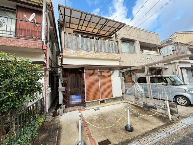 私部7丁目戸建　賃貸の駐車場|駐車場完備です