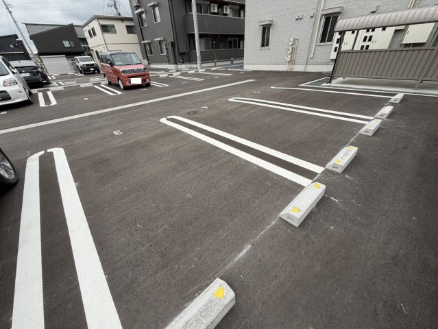 【新築】RESUA(レスア)向中野　C棟の駐車場