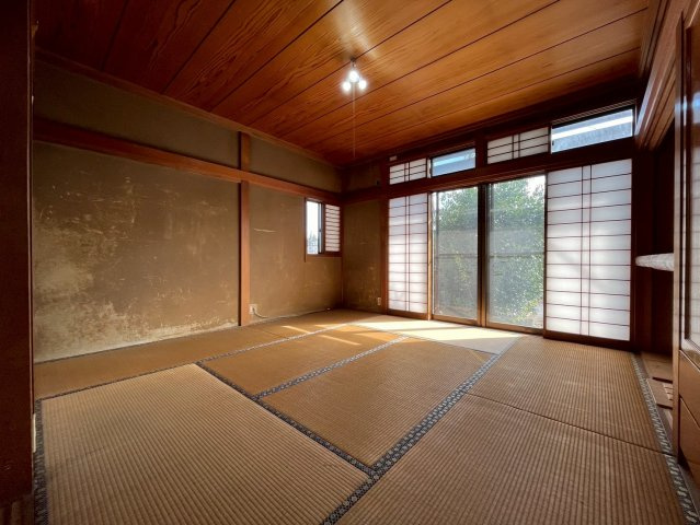 中国分３丁目　中古戸建ての和室|和室ならではの温かな和の空間で寛ぎの時間を過ごせます